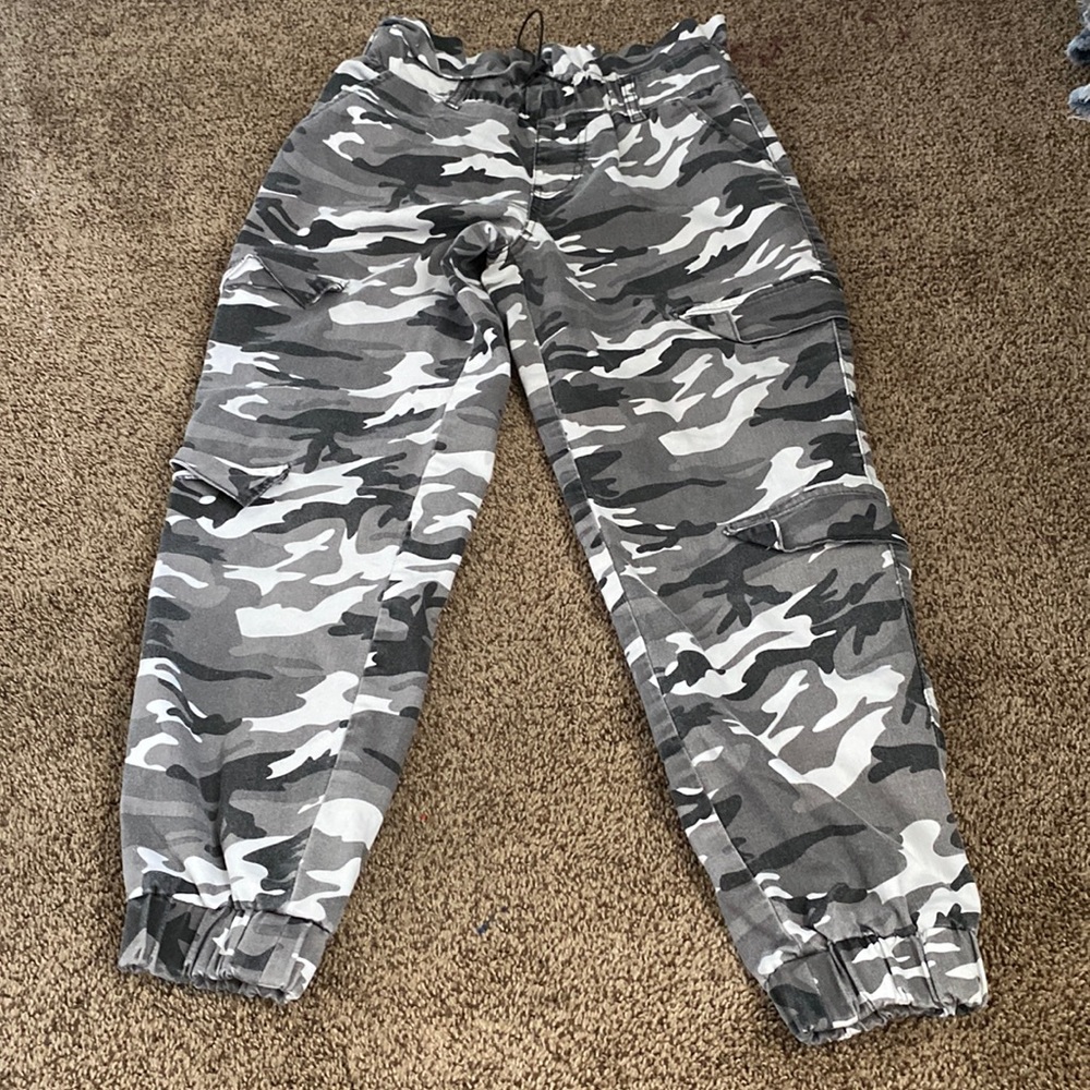 Black and white camo print pants